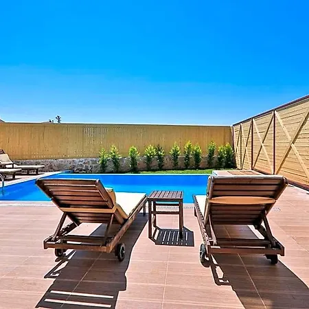 Charming With Private Pool In Hotel 4*